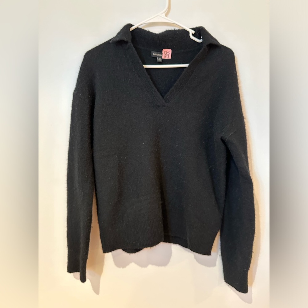 Black top with collar — Banana Republic
